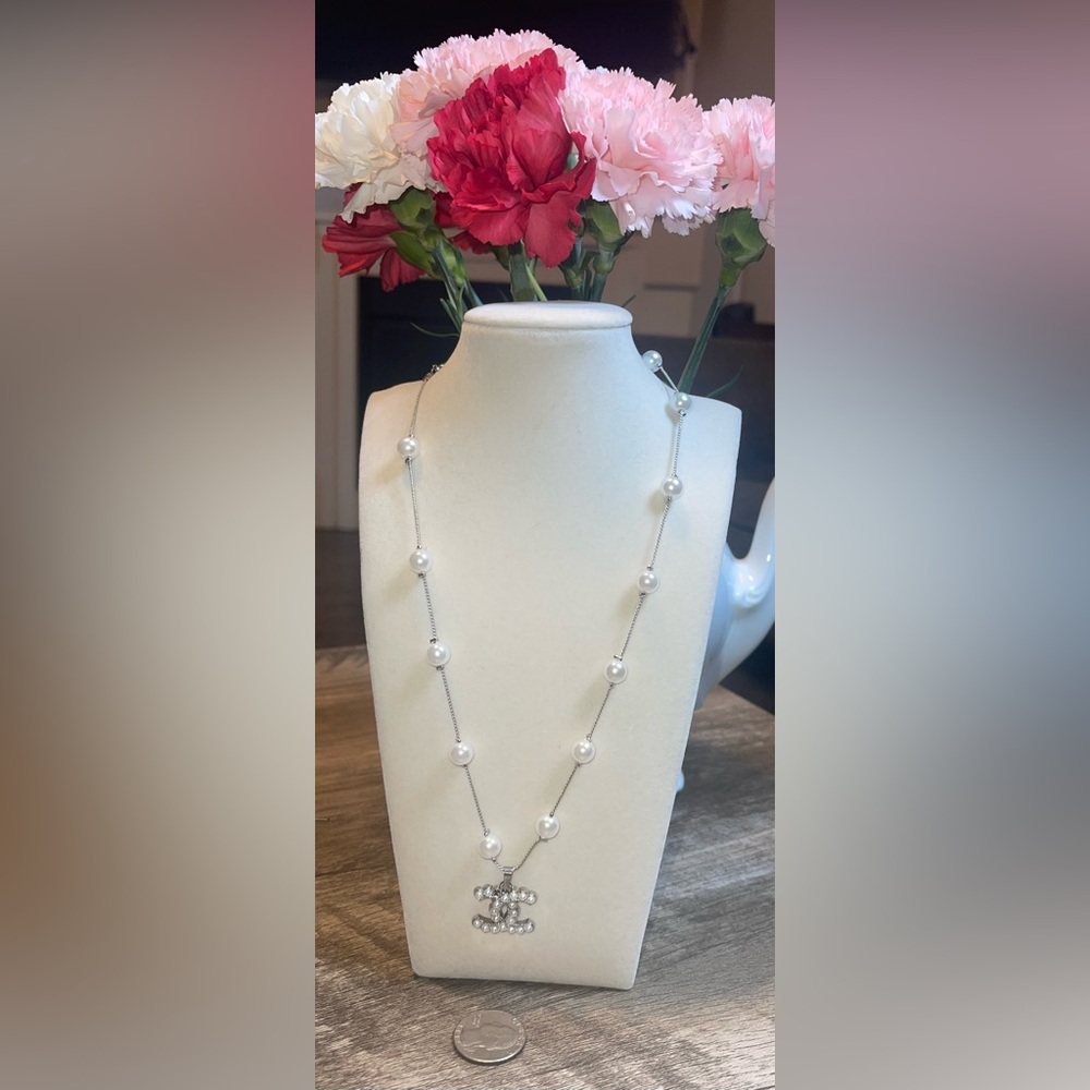 Elegant Silver Pearl Necklace